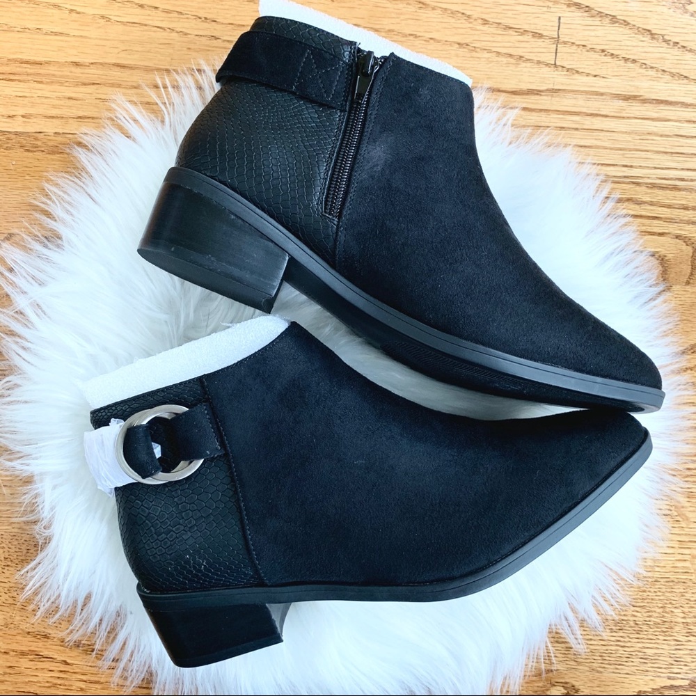 Bella Vita Henley II Bootie Ankle Boot Black Suede - Picture 2 of 9